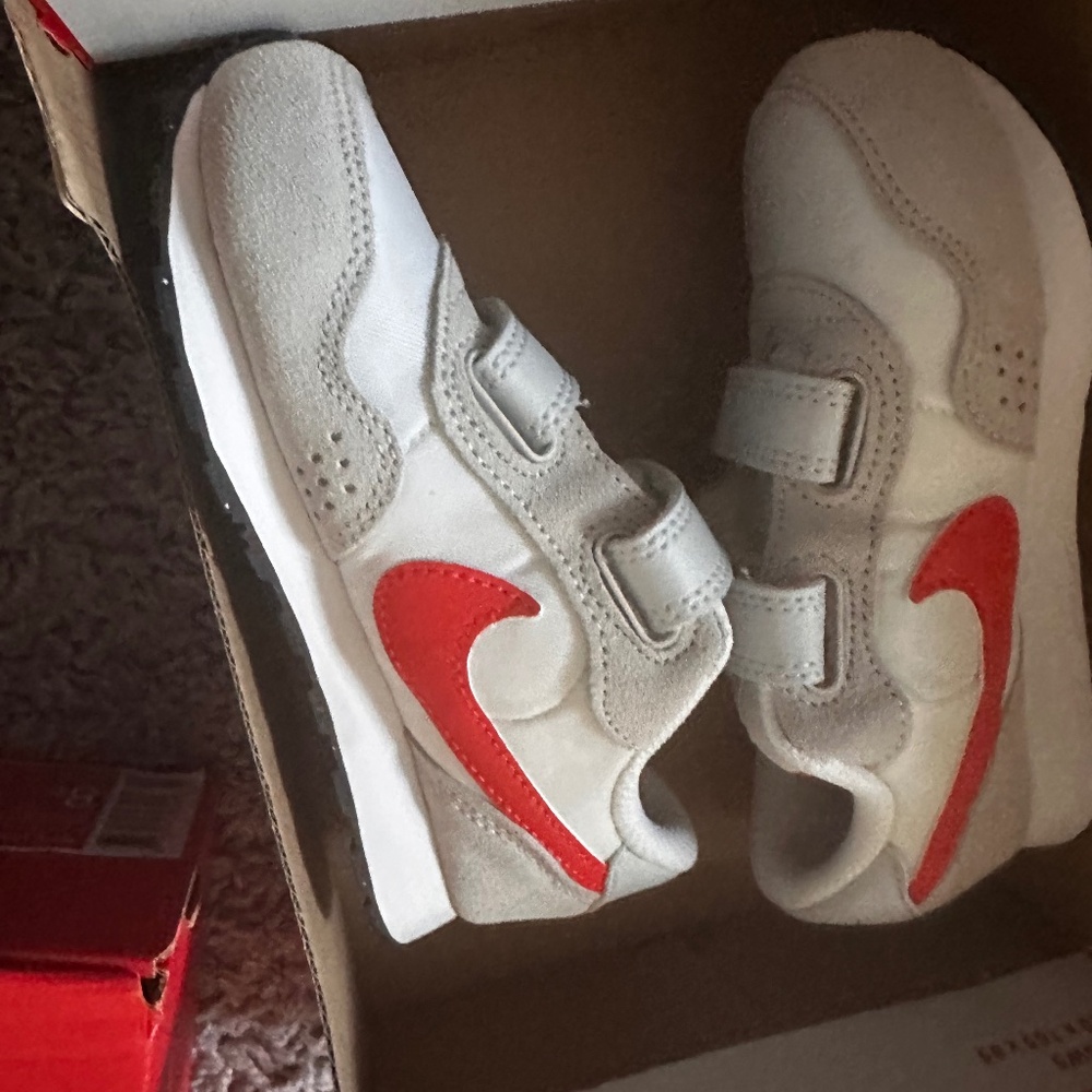 Kids sneakers